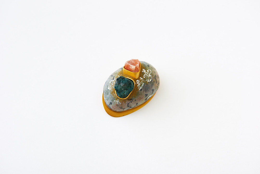 Floating stone / Brooch / Yuki Sumiya [contemporary jewellery and object]