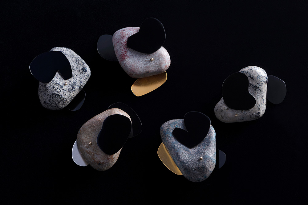 Floating stone / Brooch / Yuki Sumiya [contemporary jewellery and object]
